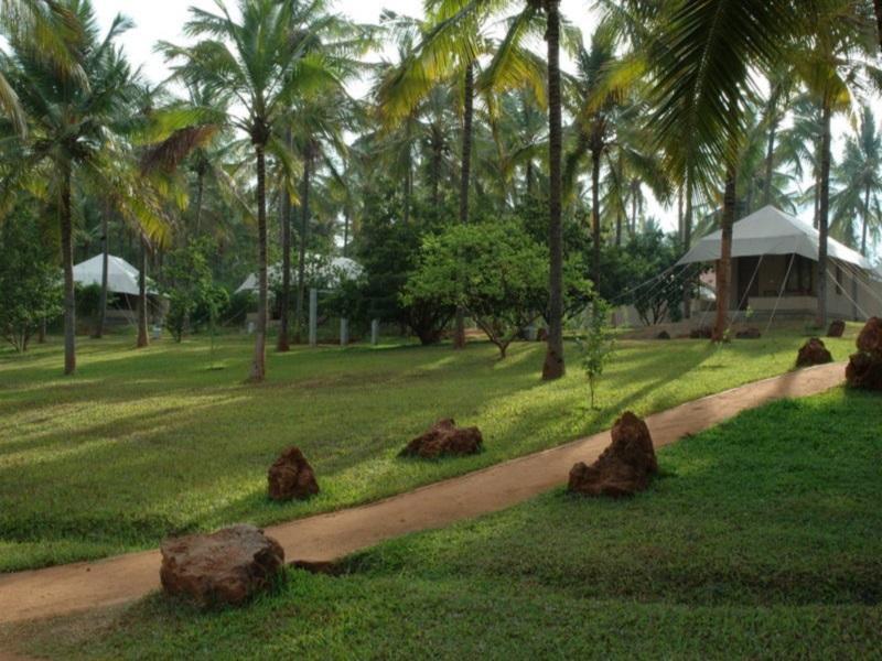 Shreyas Retreat Hotel Nelamangala Exterior photo
